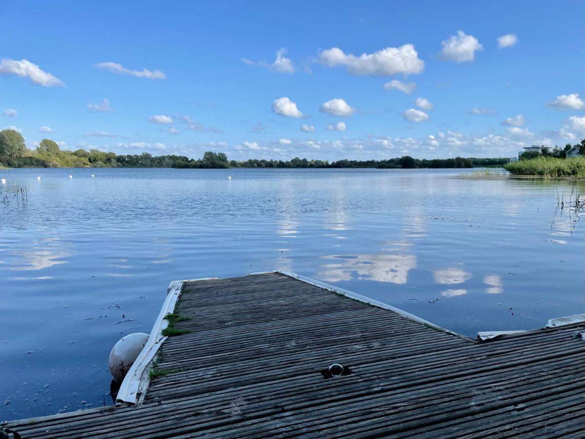 Cosy Cotswold Lodge By Your Home Here - Summer Sale For 3 Plus Nights - Ideal For Families With Log-Burner, Spa, Private Parking And Heated Swimming Pools Ashton Keynes Exteriér fotografie