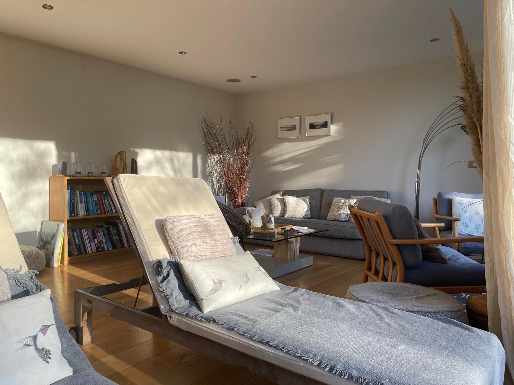 Cosy Cotswold Lodge By Your Home Here - Summer Sale For 3 Plus Nights - Ideal For Families With Log-Burner, Spa, Private Parking And Heated Swimming Pools Ashton Keynes Exteriér fotografie